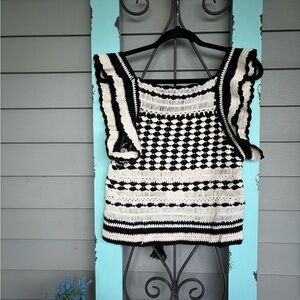 NWT vintage looking woven black and white knitted top boho